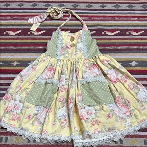 Floral Apron Dress with Lace Trim and pockets